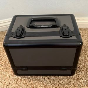 MAC Professional Makeup Artist Travel Case